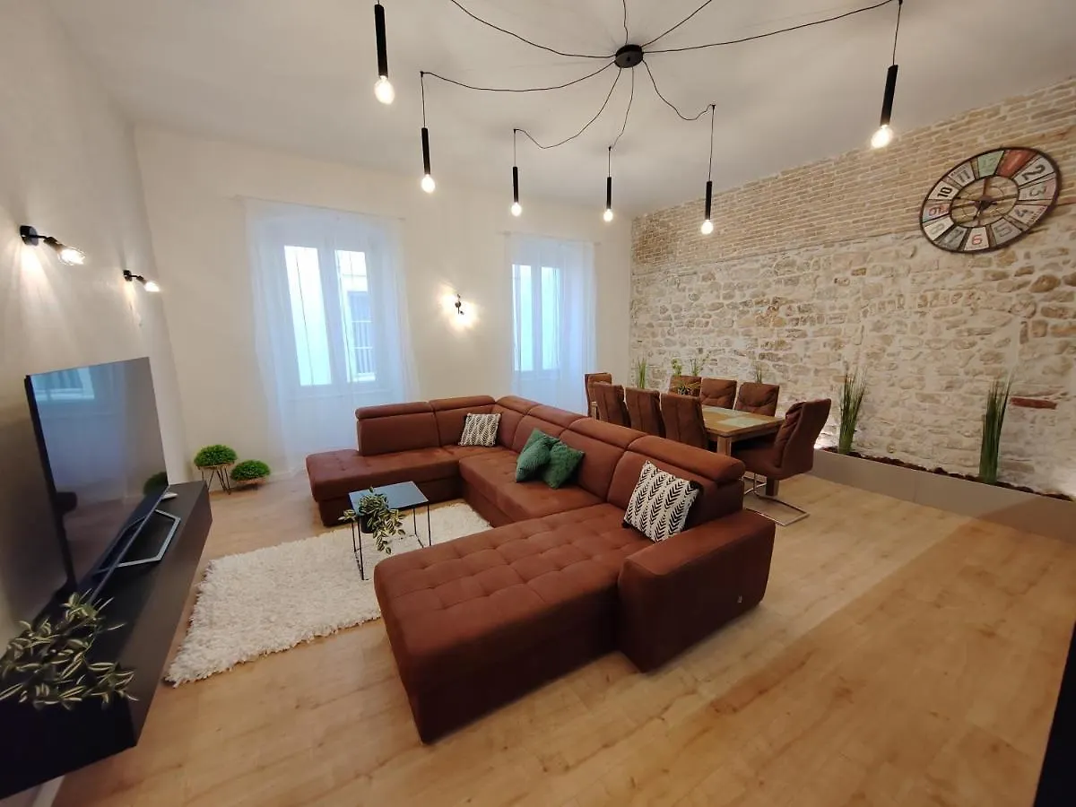 Town Square Apartment ザダル 0*,  クロアチア