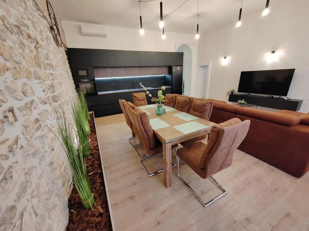 Town Square Apartment ザダル クロアチア
